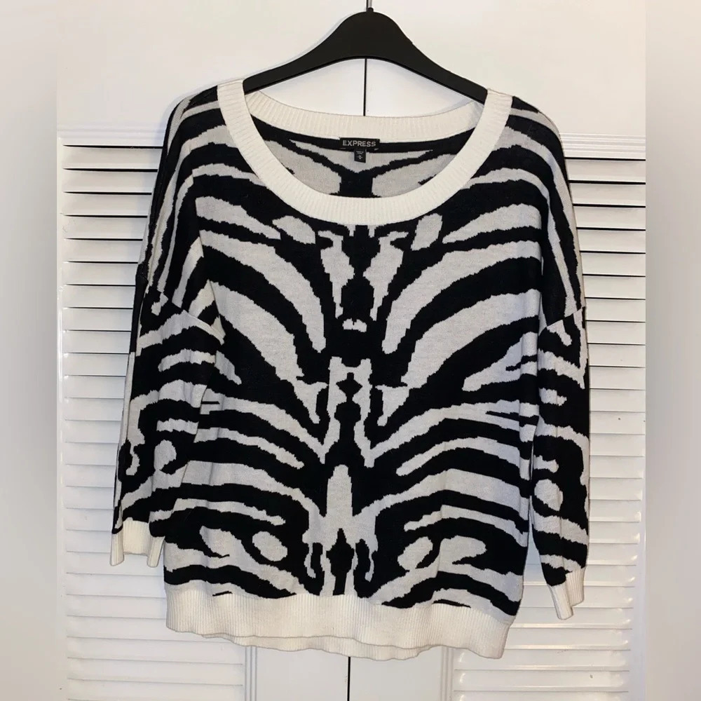 Express Zebra Animal Print Black White Stripes Cotton Pullover Sweater